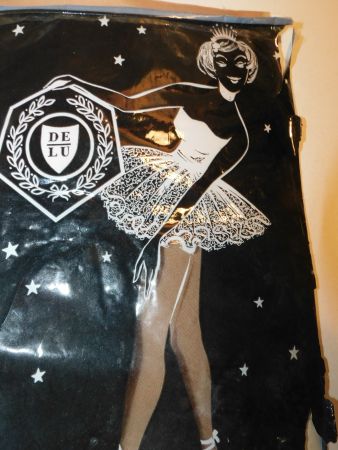 Design 50/60er original nie gebrauchte Ballerina Strümpfe