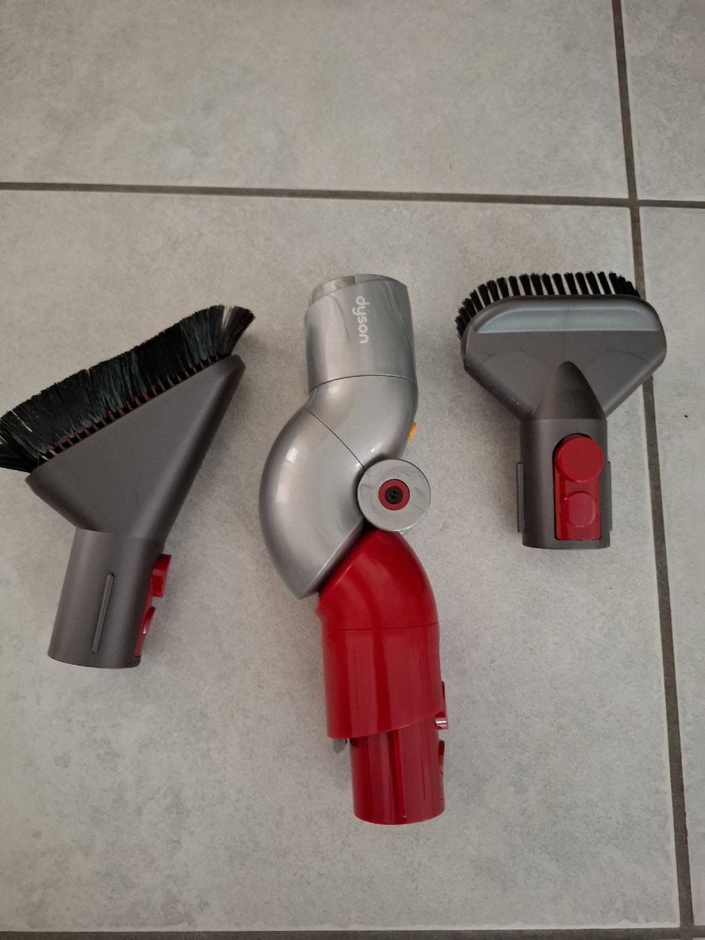 Dyson Aspirapolveri & Accessori: accessoires Dyson v12 slim – Usato da Fully venduto da Taaat 1