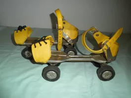 Antike Kinder-Rollschuhe verstellbar.