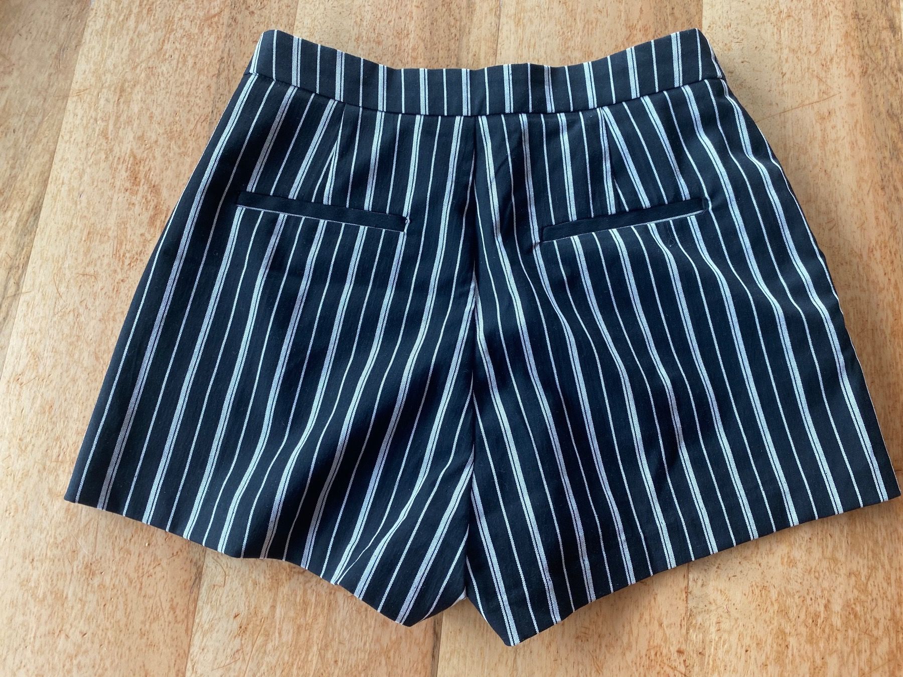 Tally Weijl Pantaloni: Kurzehose – Usato da Steffisburg venduto da suunnaunn 1
