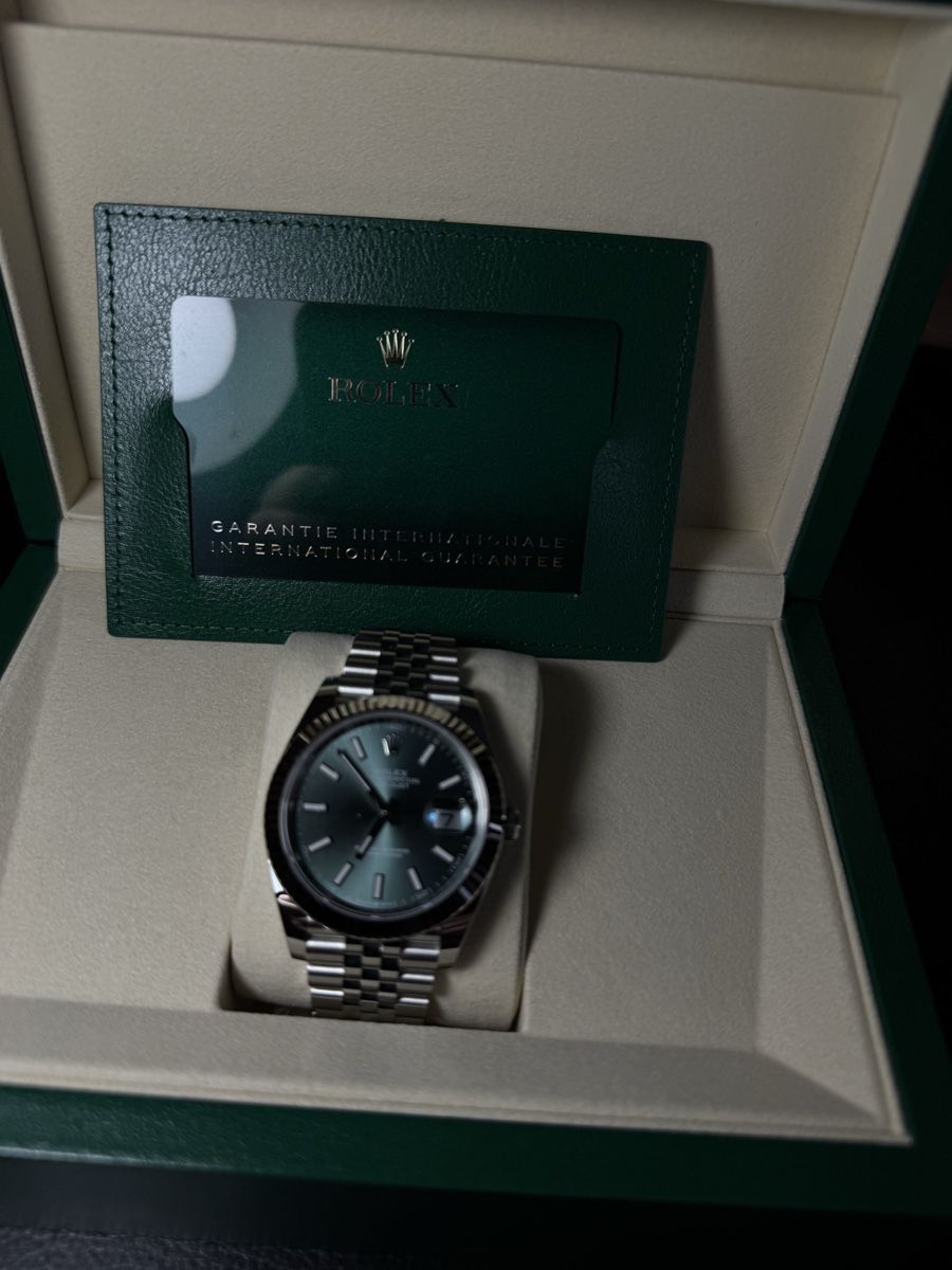 Rolex Montres: Rolex Datejust 41mm Ungetragen 2025 – Neuf (Voir description) à Uznach par mucefe 1