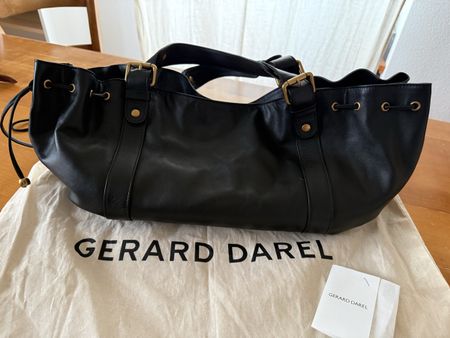 GERARD DAREL, sac 24H en cuir noir 