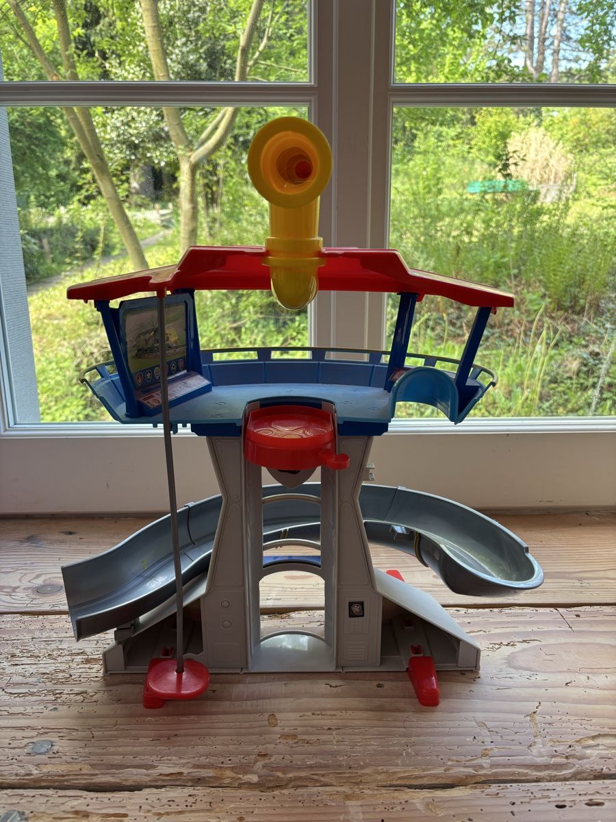 Giocattoli: Paw Patrol Turm – Usato da Schaffhausen venduto da ValerieBelden