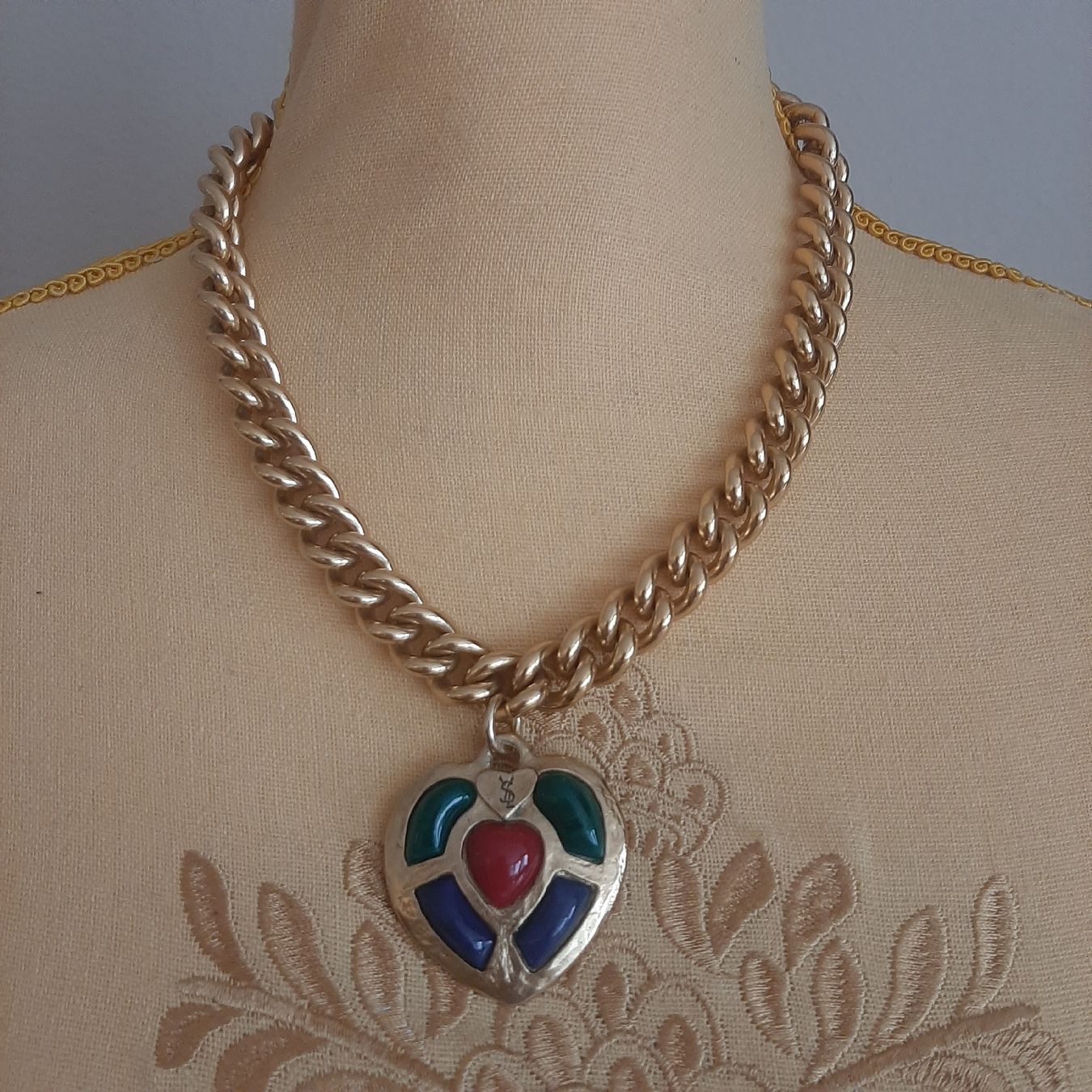 Saint Laurent Altri gioielli: Parure Yves Saint Laurent vintage – Usato da Chêne-Bourg venduto da chsandra34 3