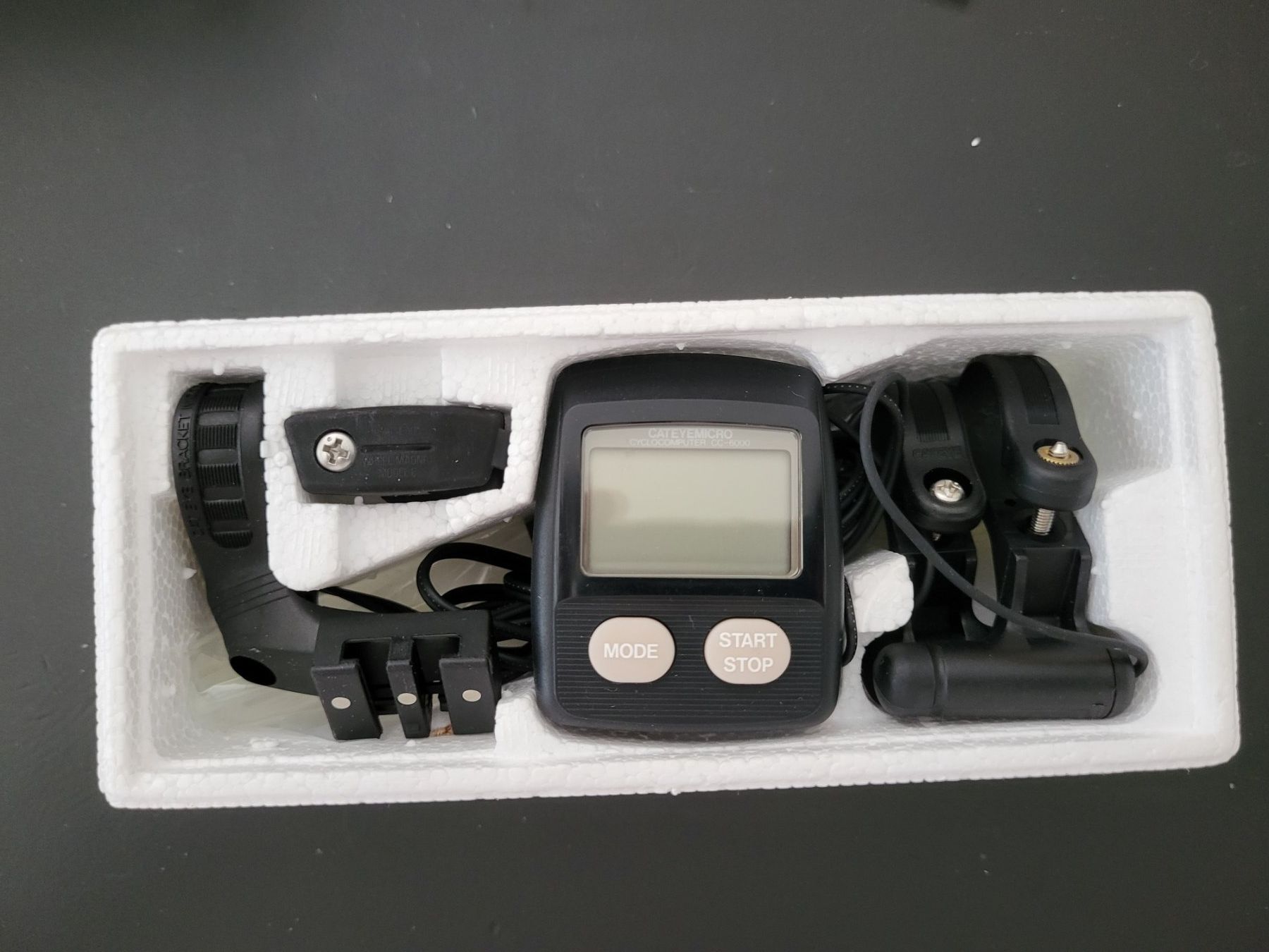 Pezzi di ricambio: Cateye Micro Cyclocomputer CC-6000 Fahrradcomputer Neu – Nuovo e nell'imballaggio originale da Zürich venduto da sulishi