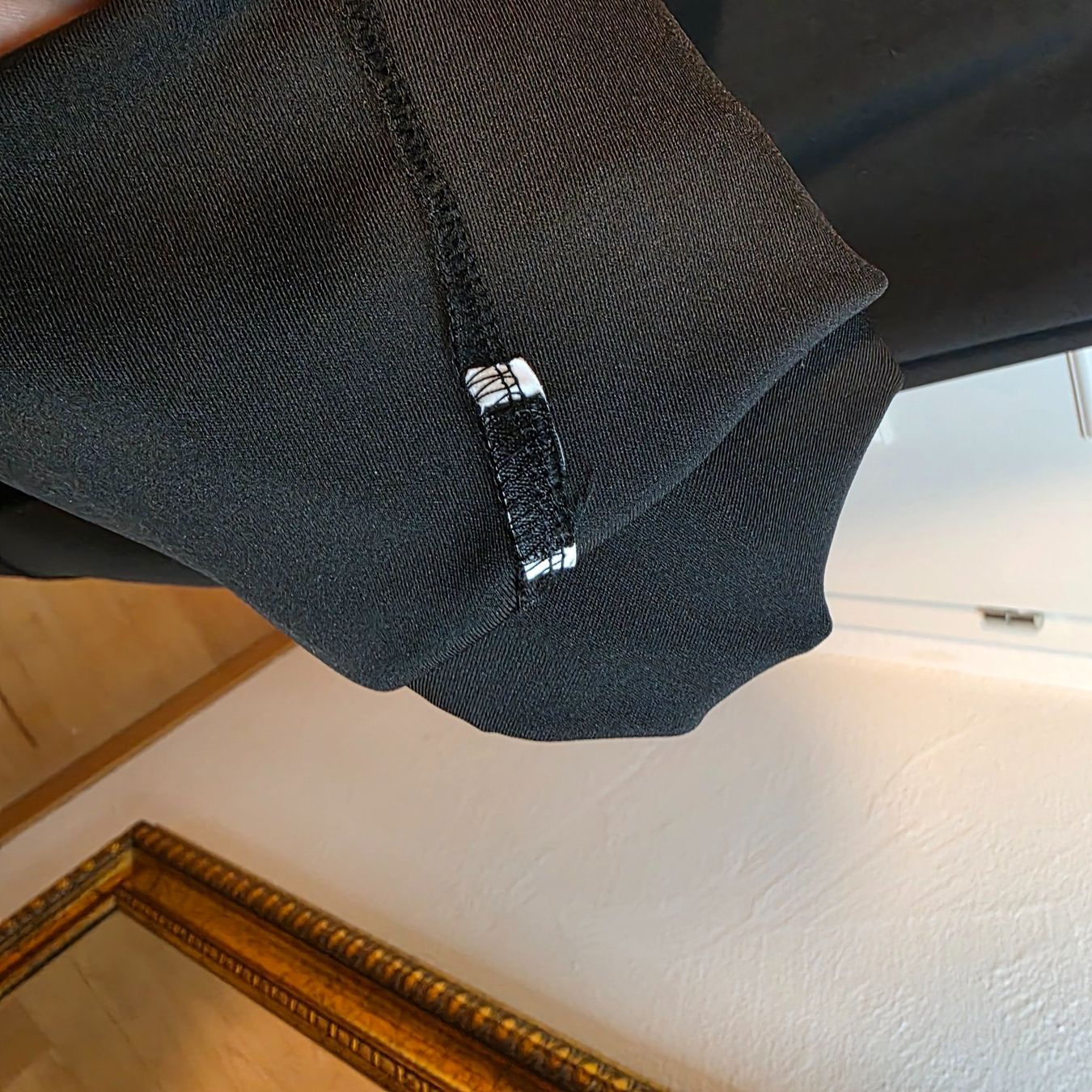 Kleider: Elegantes schwarzes Maxi Kleid mit Knöpfen M Button Down – Gebraucht aus Wald ZH von CapLux 6
