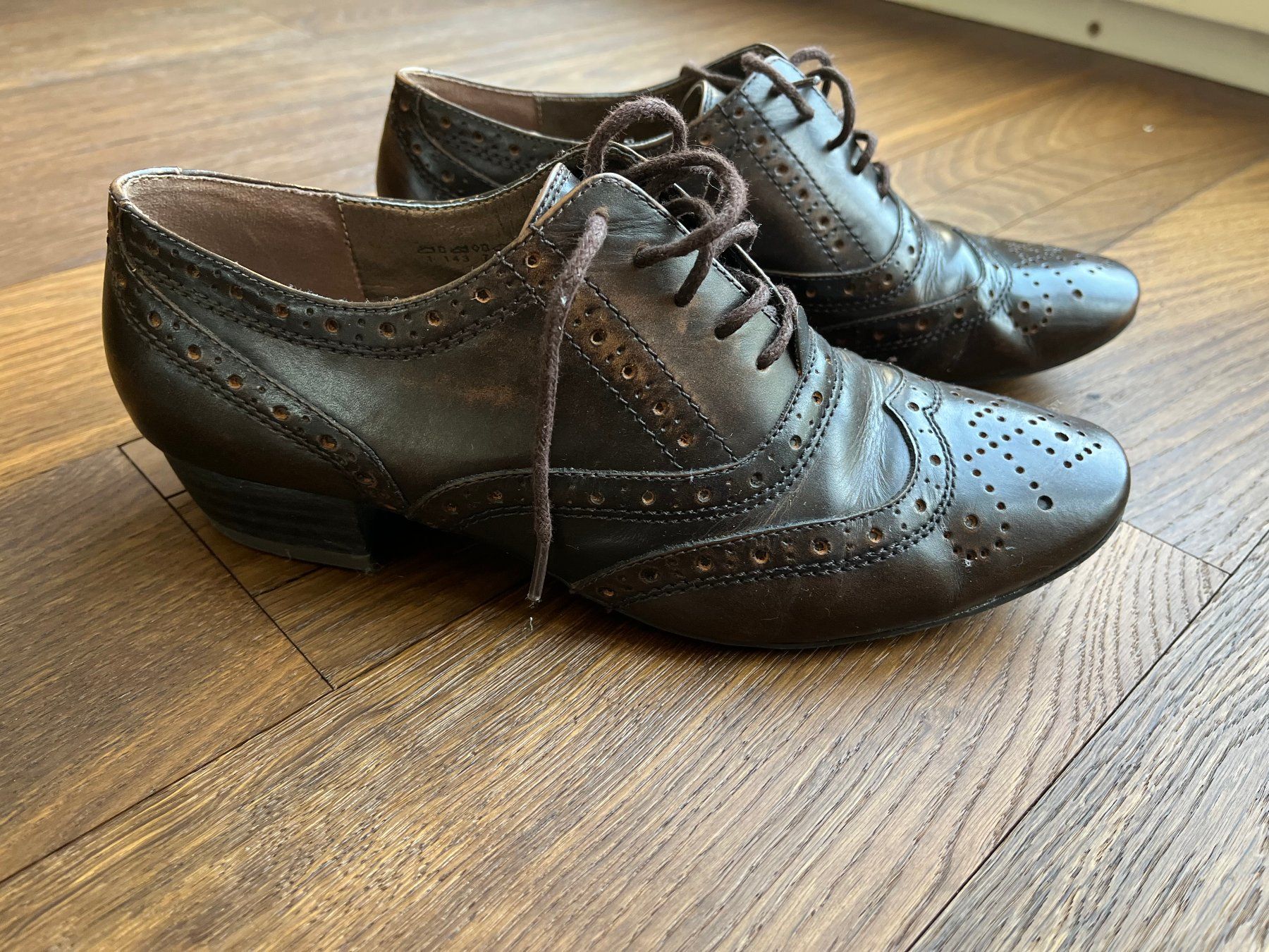 Scarpe da donna: Halbschuhe braun Leder Gr. 40 Schuhe – Usato da Affoltern am Albis venduto da Blackrhythm 2