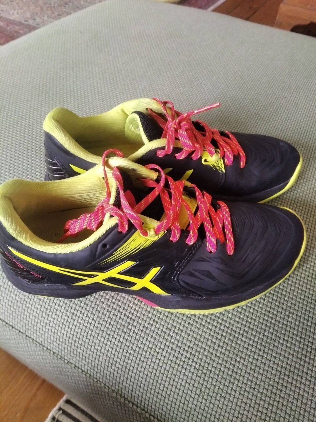 Asics Herrenschuhe: Handballschuhe von Asics Blast FF, fast NEU – Gebraucht aus Magden von Mandy13