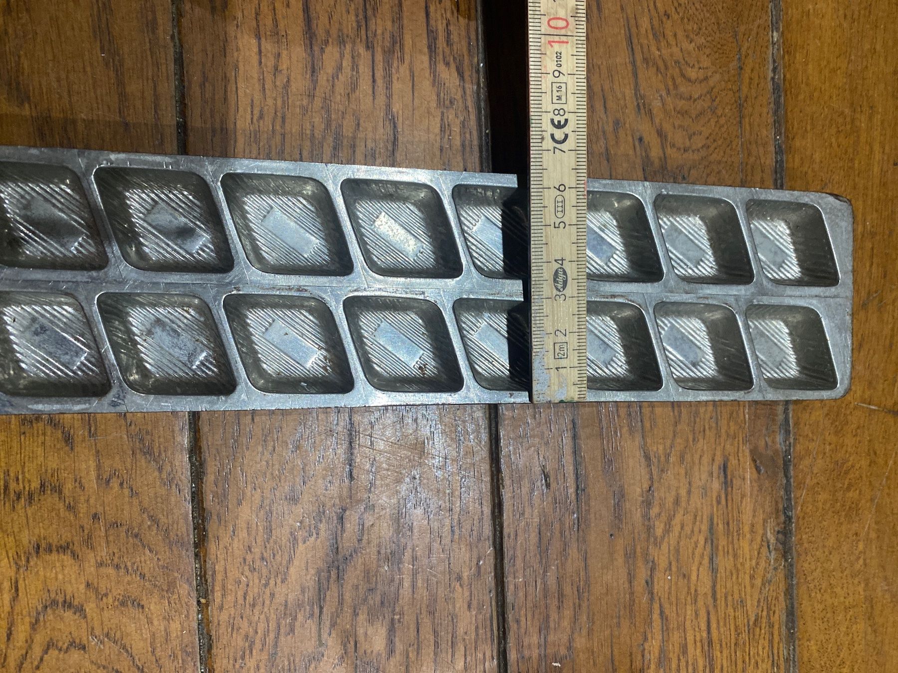 Teglie da forno: Moule chocolat schokoladenform – Usato da Lajoux JU venduto da Briard0 1