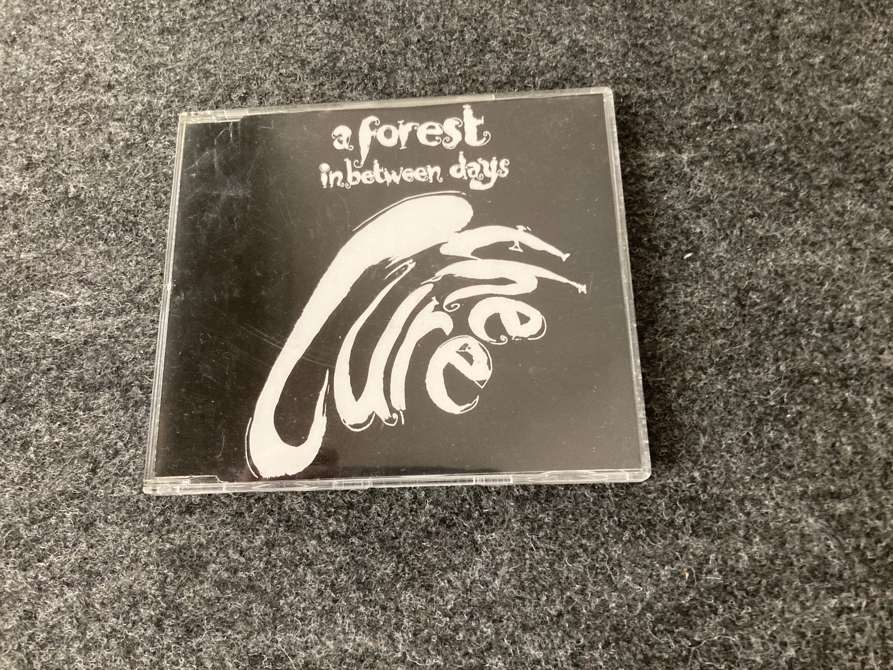 CD: The Cure - A Forest – Usato da Fribourg venduto da Karushi