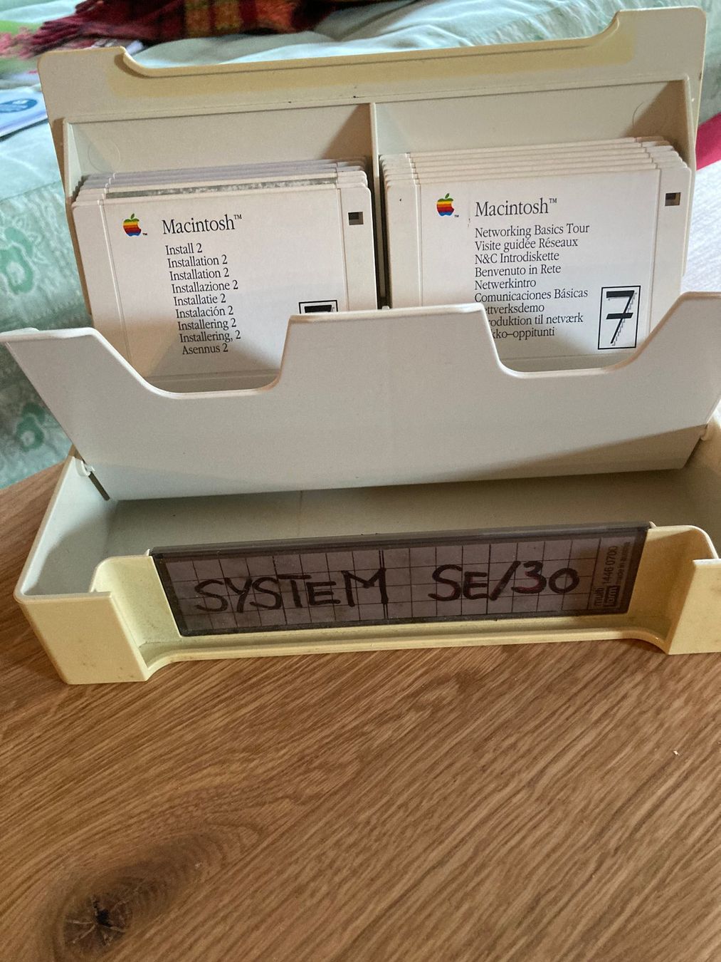 Apple PC: Macintosh SE/30 System Disketten 23 Stck. Mit Tasche! – Usato da Bärschwil venduto da freaky007