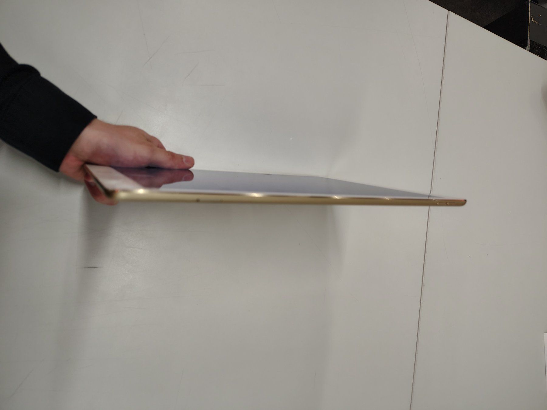 Apple Tablet PC: iPad Pro 12,9 '' 1Re Gen 128 GB – Difettoso da Bussy FR venduto da rom_m9y5 4