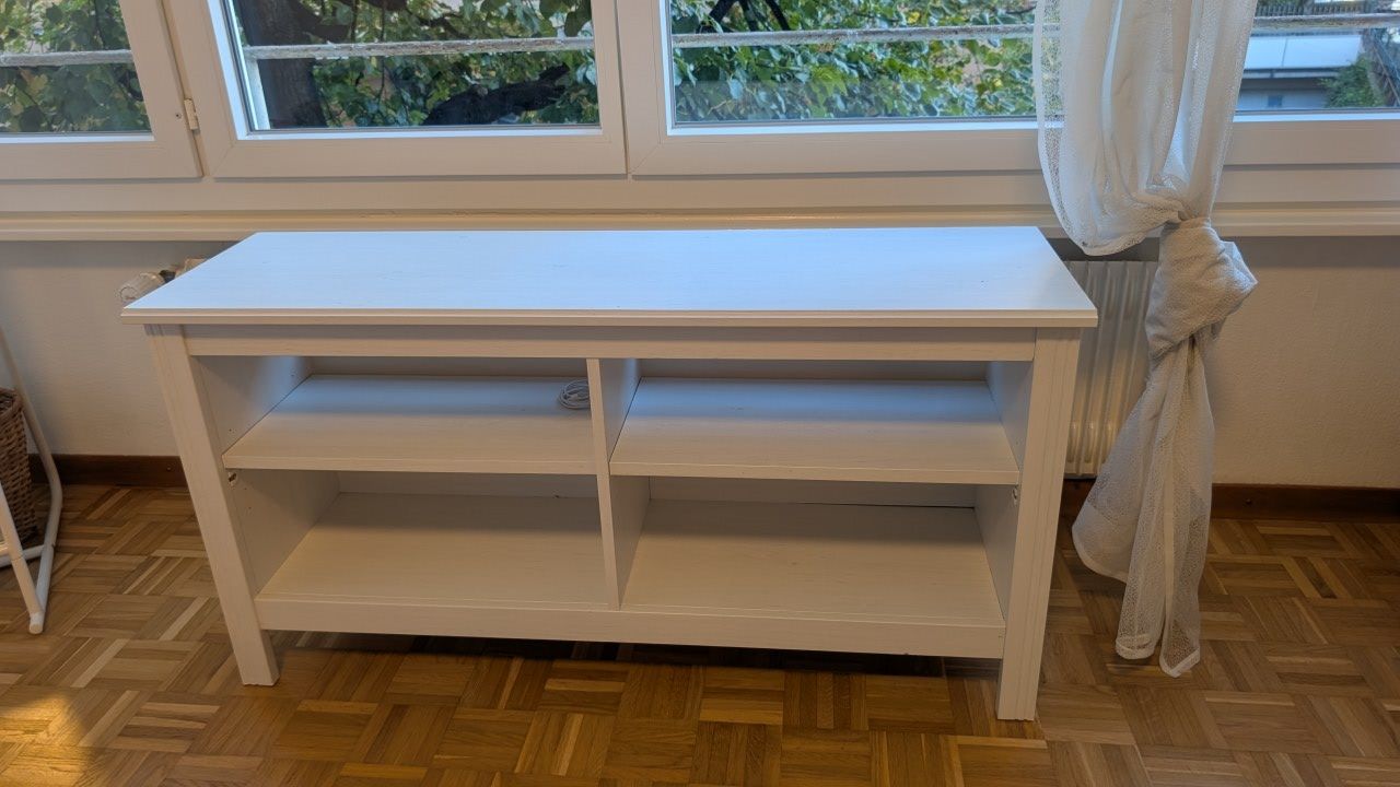 Ikea TV Möbel: TV table – Gebraucht aus Lausanne von dim_hld2