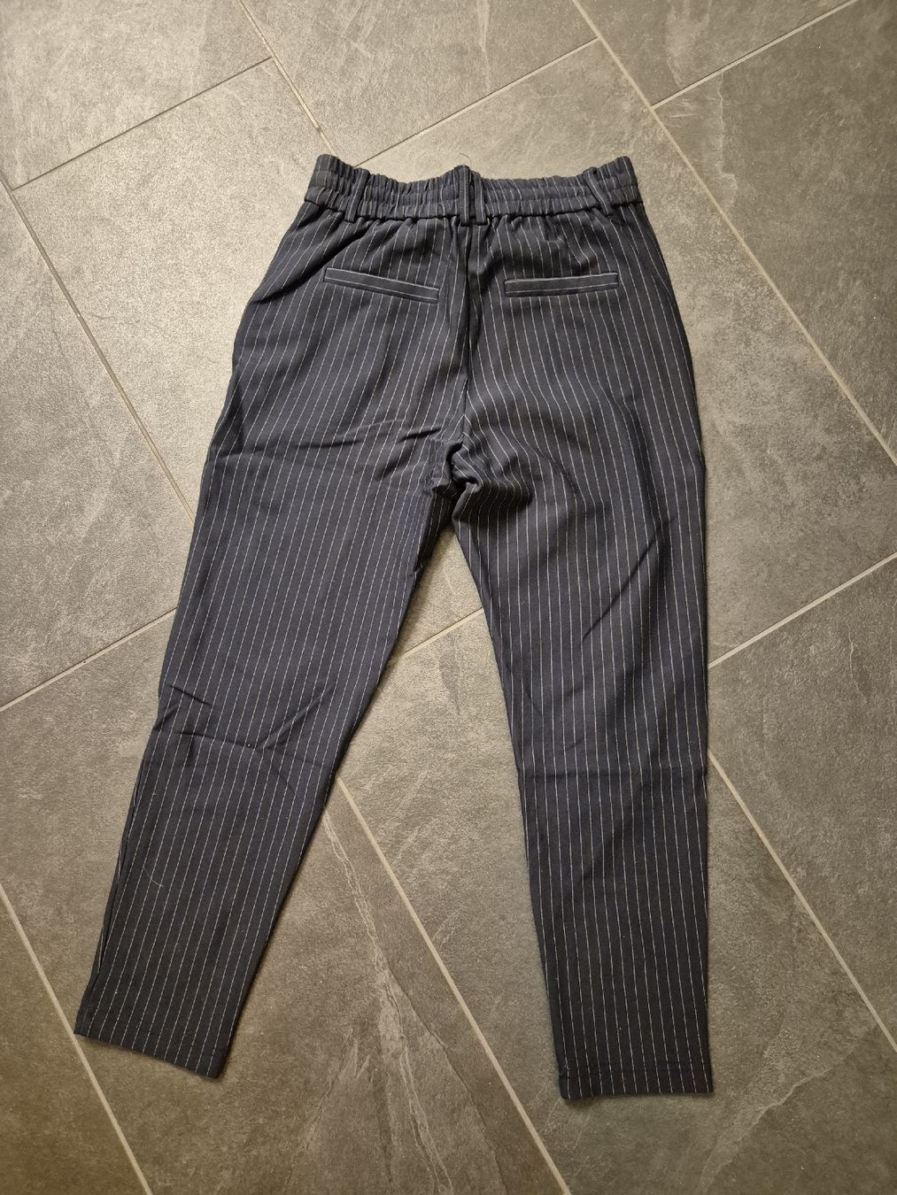 Pantalons: bequeme Only Stoffhose – D'occasion à Kehrsatz par flu_2lhj 3
