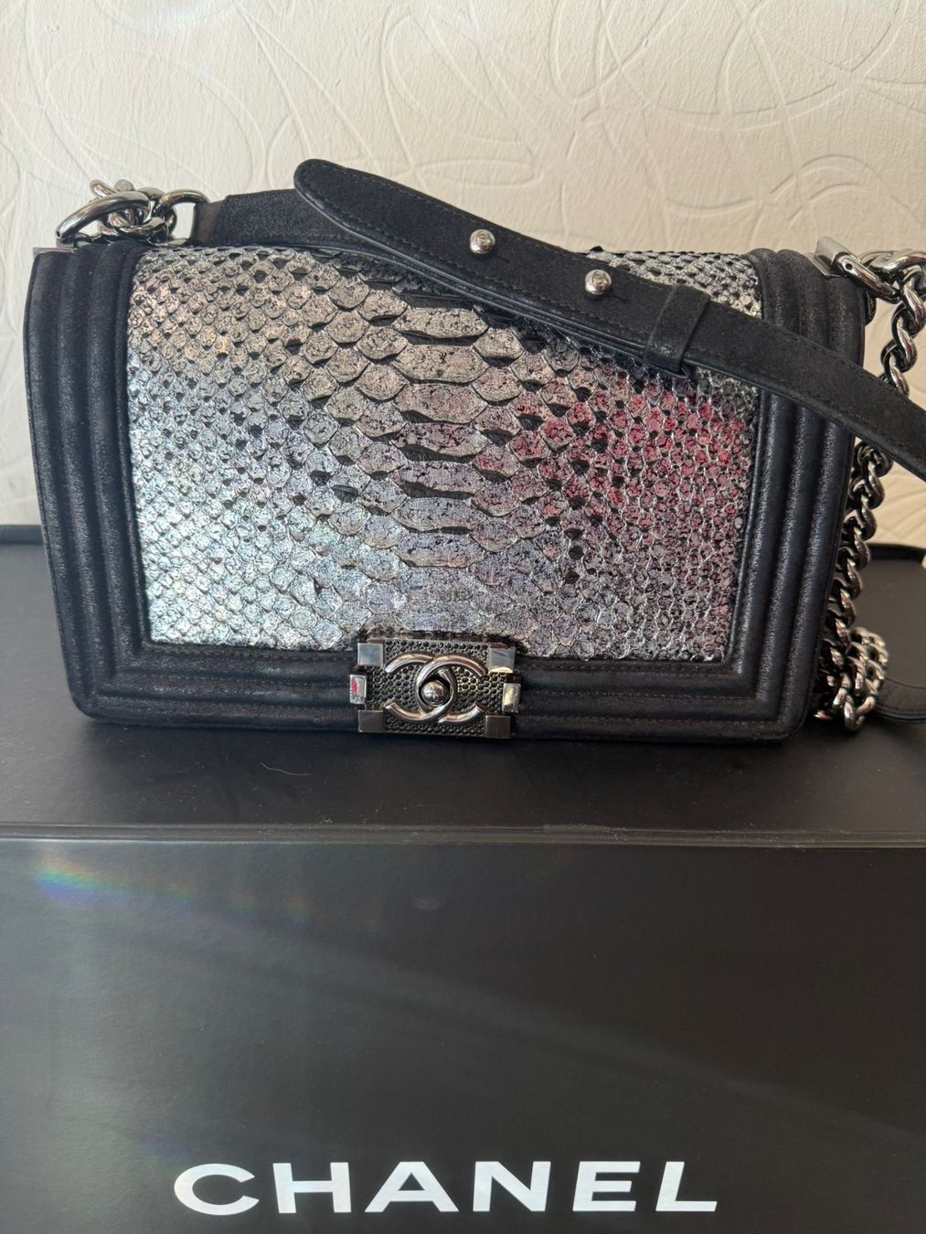 Chanel Borse da donna: Chanel Boy Python Silver – Usato da Buchs SG venduto da fra_596t