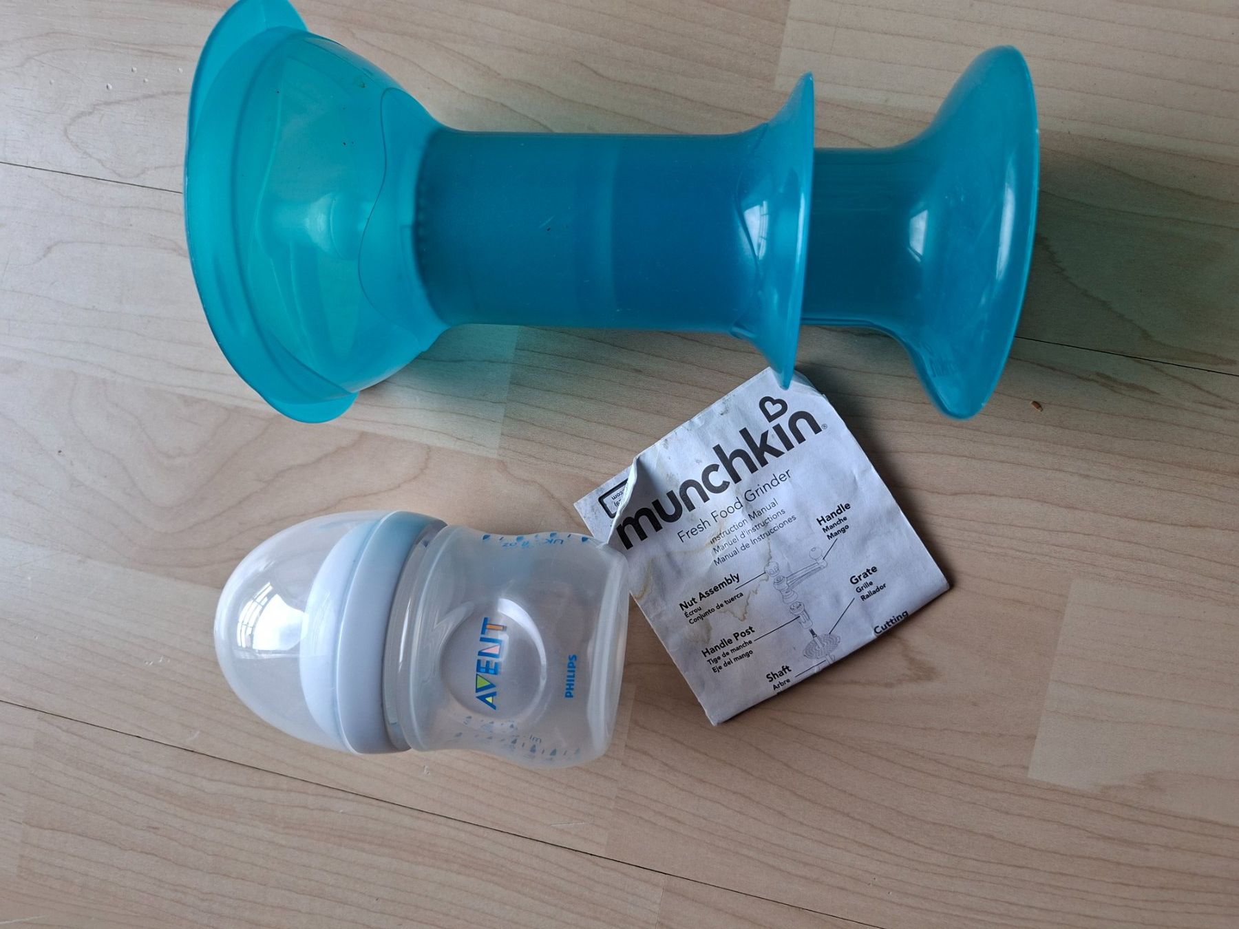 Aliments & Spécialités: Moulinette Munchkin et biberon – D'occasion à Montmollin par islachat 2