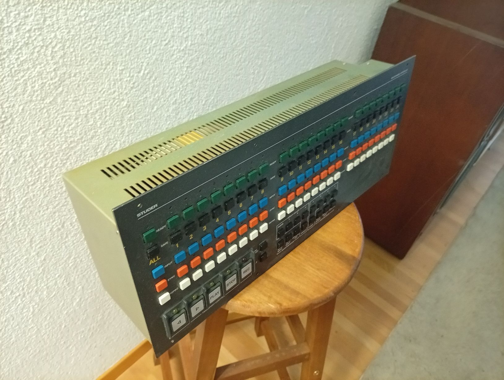 Studer Console di mixaggio: Studer Remote's  – Usato da Wallisellen venduto da kia_xd8l 3