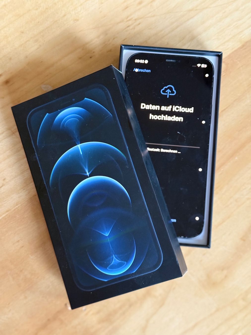 Apple Telefoni cellulari / Smartphones: iPhone 12, dunkelblau mit MDM Sperre – Usato da Zürich venduto da badeferien 1