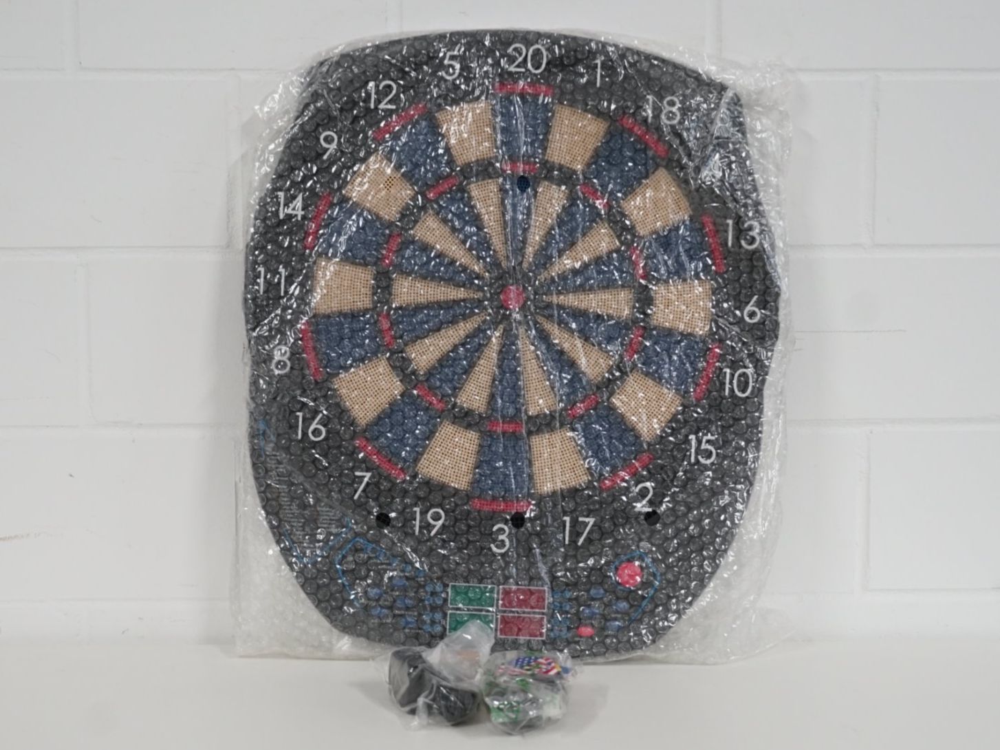 Freccette: Bull's Dartscheibe 16" – Nuovo (secondo la descrizione) da Rüti ZH venduto da Restwert_Rueti_ZH 4