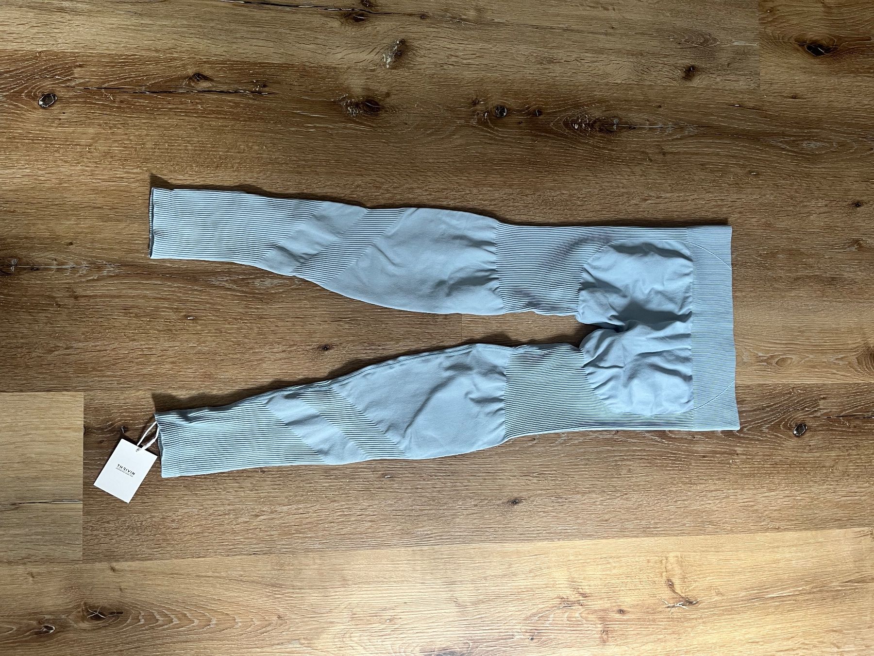Leggings: Damen Trainingshose Bootcut Flared Grösse S neu – Neuf avec emballage d'origine à Zürich par con_kc7f 5