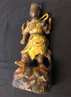 Tempelfigur China antik, Holz farbig gefasst, 32cm 19.Jh