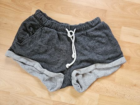 Graue H&M Basic Shorts, Stoff