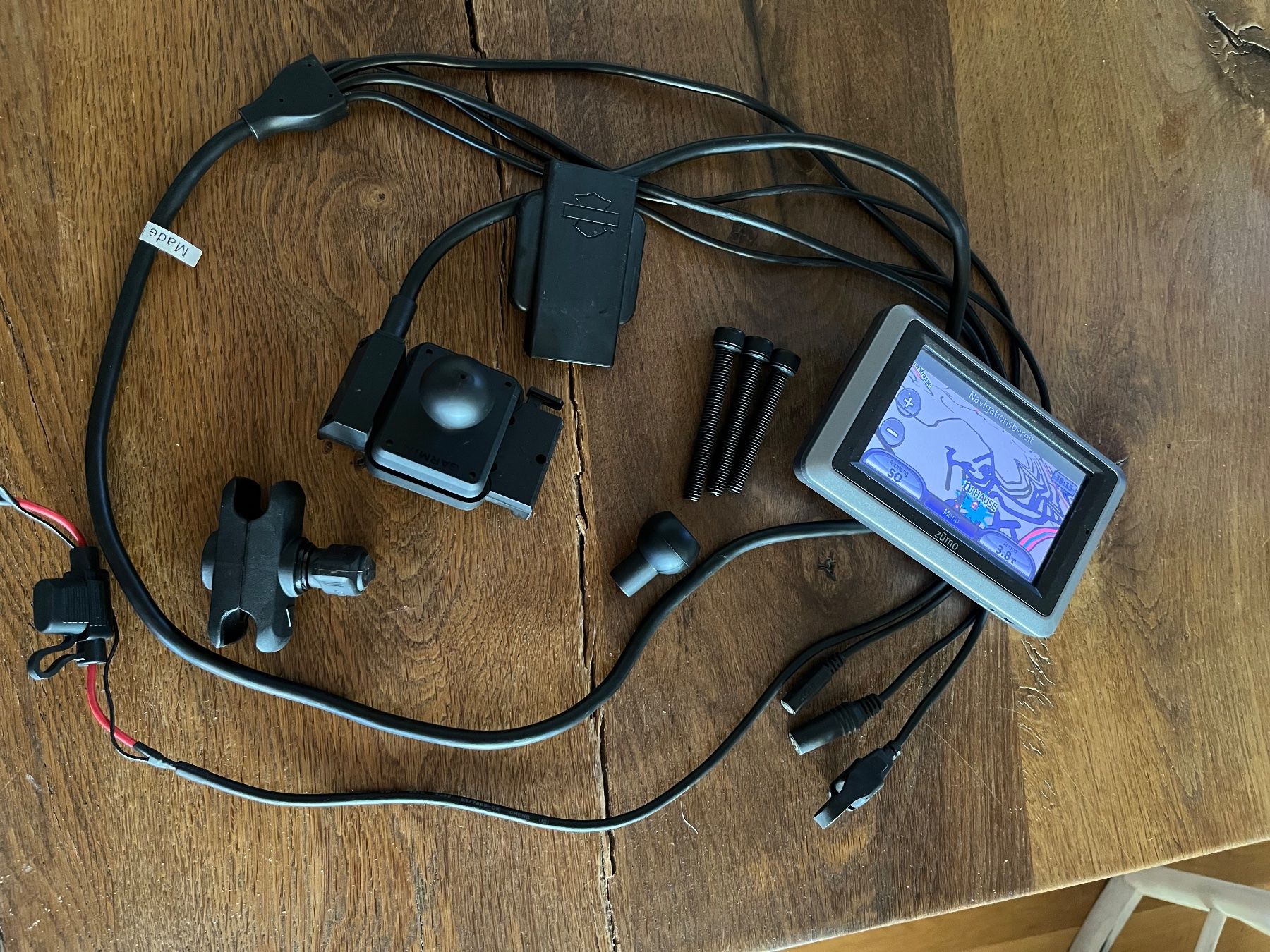 Garmin Navigationsgeräte: Garmin zūmo 660 – Gebraucht aus Klingnau von Thbe