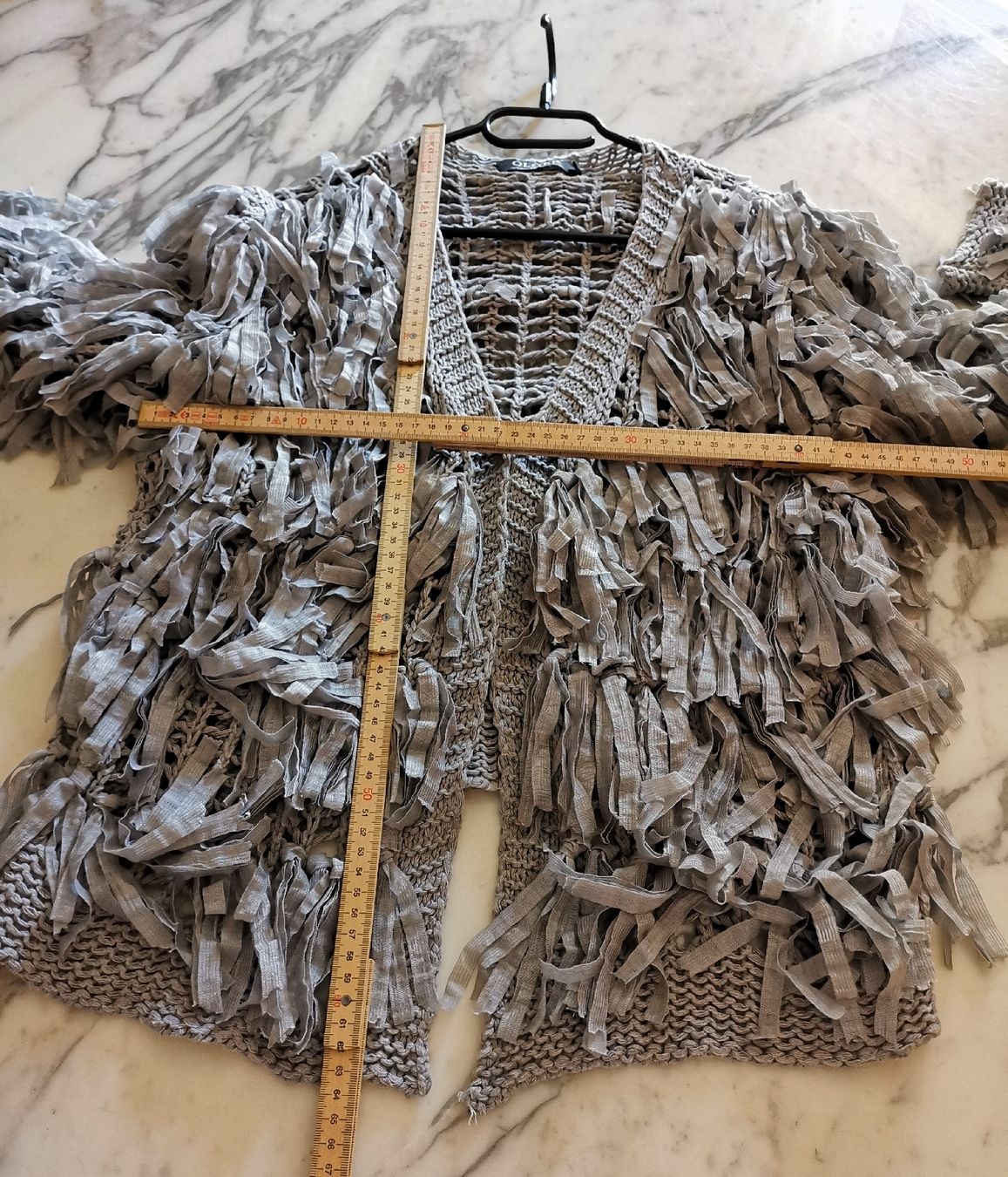 Giacche: Strickjacke mit Fransen, Yeti Style.  – Usato da Uerikon venduto da pink_flamingo 3