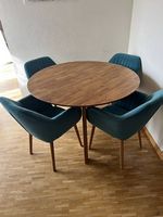 Massivholztisch inkl. 4 Stühle