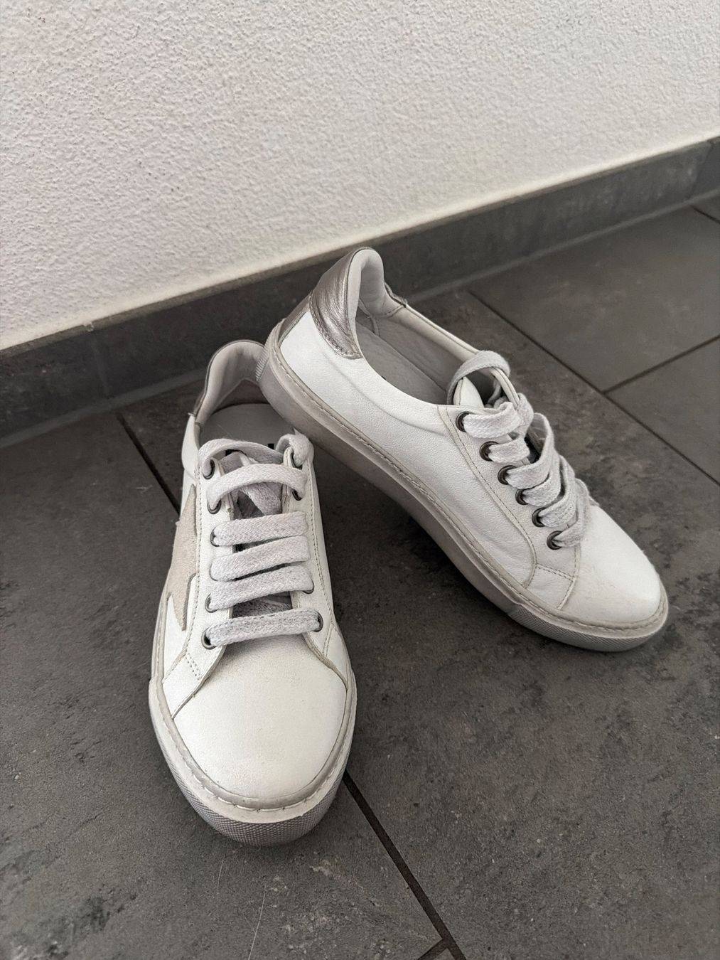 Damenschuhe: Neue Leder-Sneakers von Bueno – Neu und originalverpackt aus Steffisburg von elle013