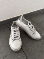 Neue Leder-Sneakers von Bueno