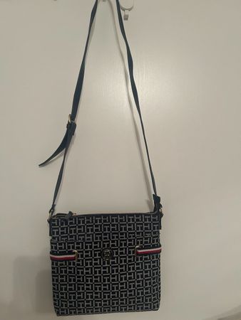 Tommy Hilfiger Umhängetasche ,Gebraucht , Top Zustand!