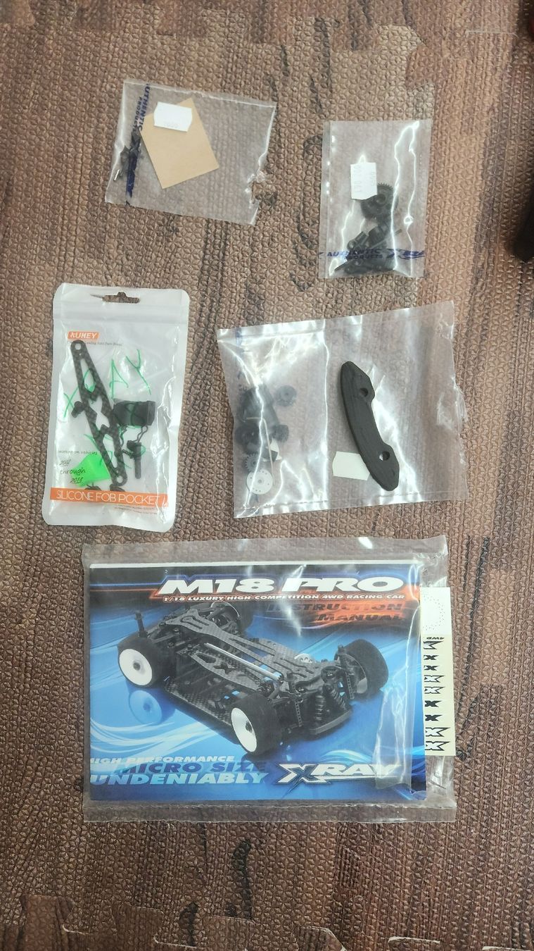 XRay Modellismo RC: Xray M18 PRO mit 3x Karroserien  – Usato da Dürnten venduto da Latinoviper 3
