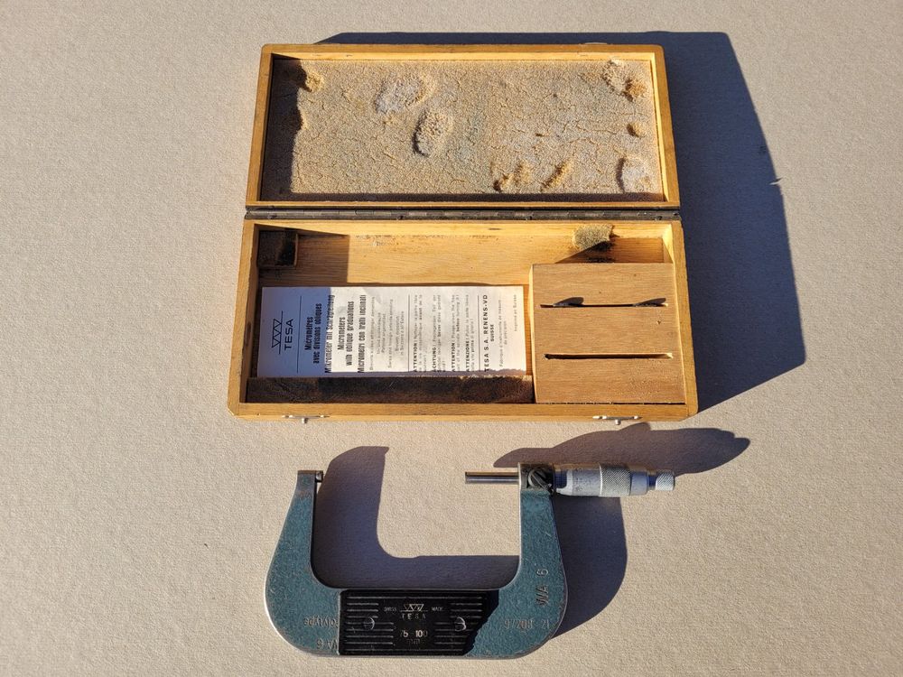 Tesa Misurare: Tesa Bügelmessschraube 75-100 mm mit Holzkiste – Usato da St. Silvester venduto da dan_c8f9
