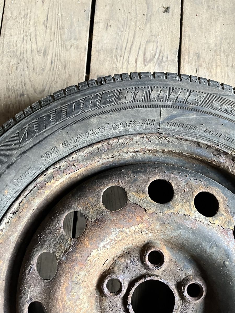 Pneumatici & Ruote complete: Bridgestone 195/60 R16 – Usato da Escholzmatt venduto da Stern777 1