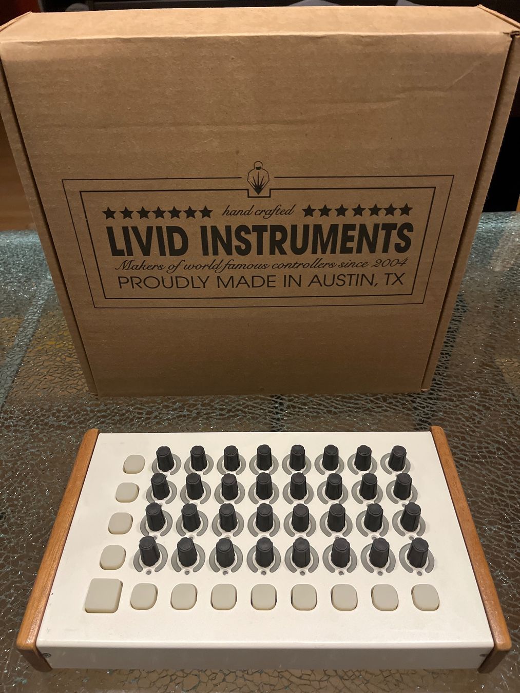Strumenti musicali: Livid Code V2 MIDI Controller - Top Zustand, wenig gebraucht – Usato da Bannwil venduto da edee001
