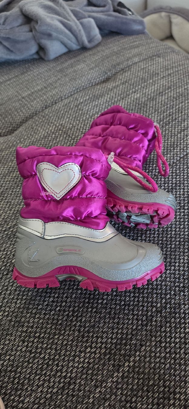 Scarpe per ragazze: Stiefel Gr. 24 – Usato da Pratteln venduto da jennifer90