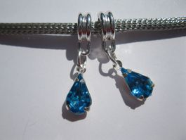 2 Anhänger, Dangle Tropfen versilbert hellblau