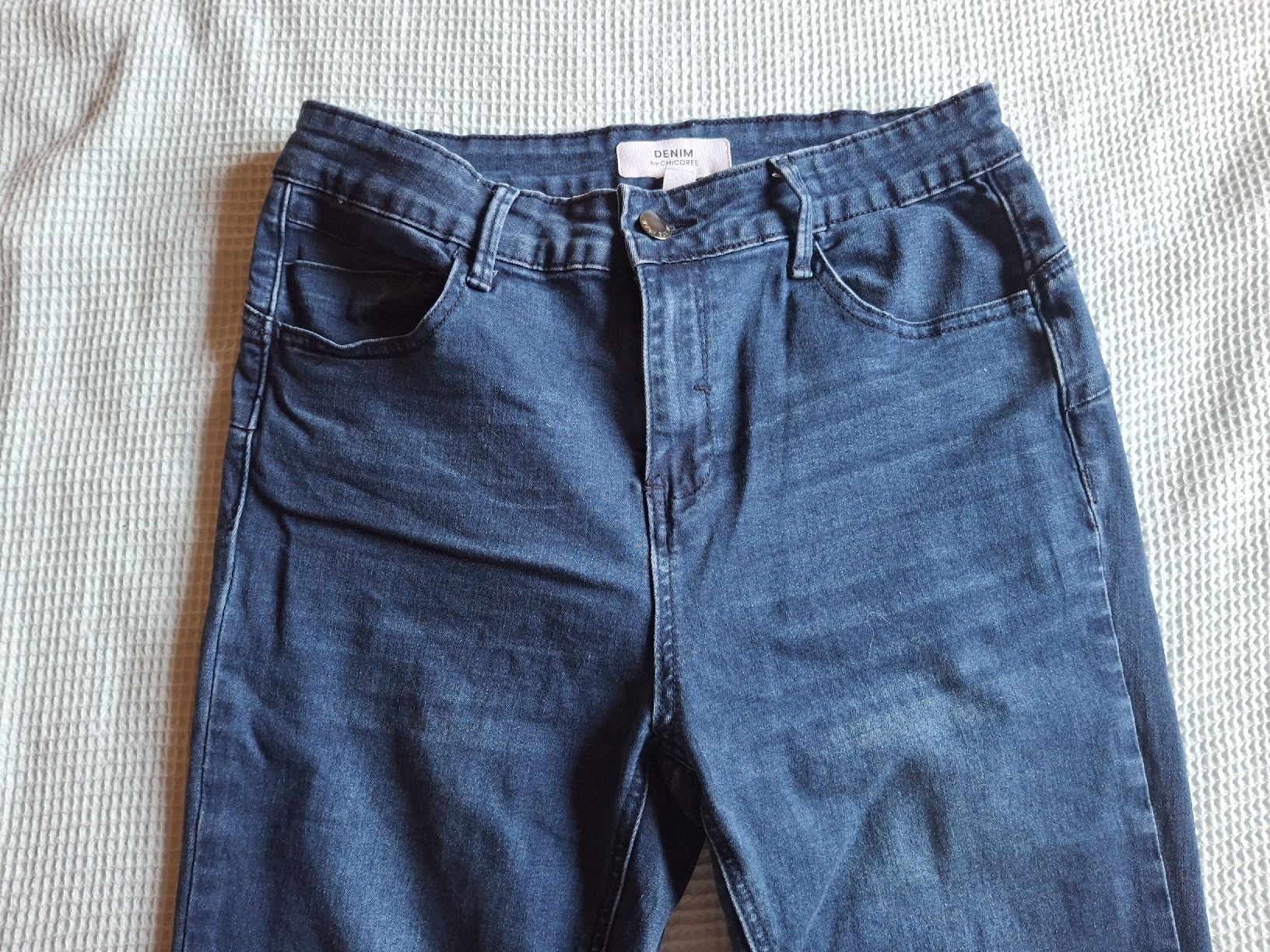 Jeans: Pantalon jeans bleu taille 38 marque Chicorée  – D'occasion à Villiers par san_jn5w 2