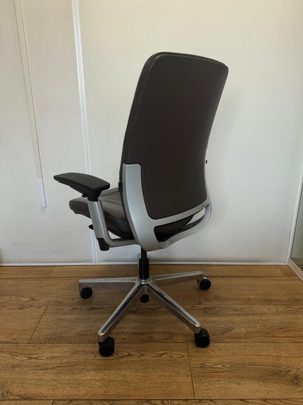 Steelcase Stühle: Steelcase Amia Leather – Gebraucht aus Purmerend von Offeco 5
