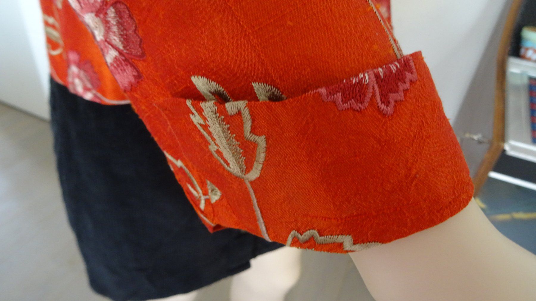 Giacche: Orange Seidenjacke mit Blumenmuster, Gr. 38 – Usato da Ehrendingen venduto da CHMEX 2