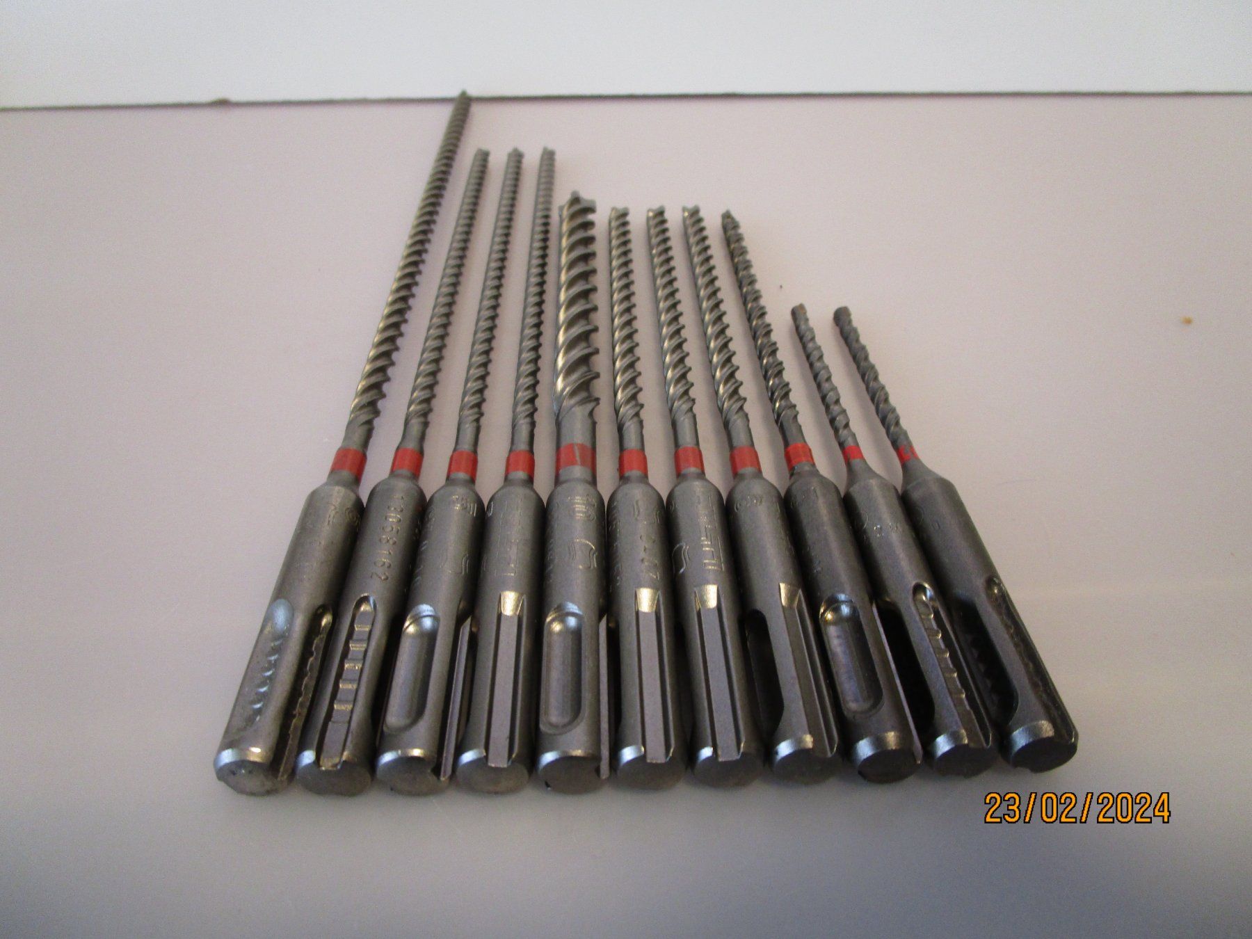 Alle Werkzeuge: LOT DE 9 FORETS HILTI – Neu (gemäss Beschreibung) aus Chêne-Bourg von  1