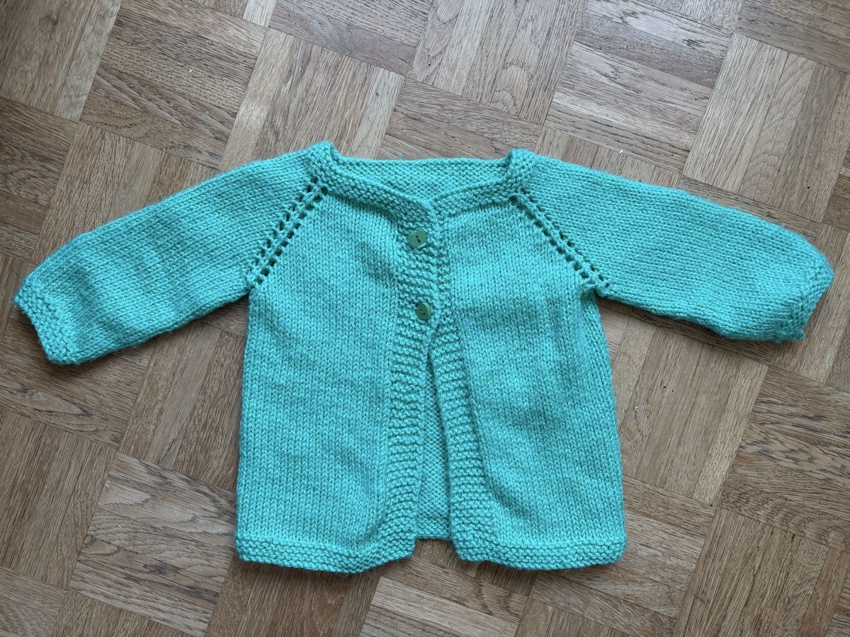 Maglioni & Felpe: 2 Handgestrickte Baby Jäckchen  – Usato da Thalwil venduto da Linnea86 1