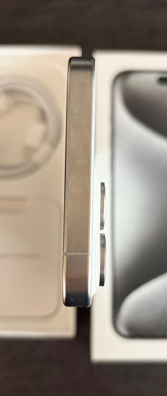 Apple Telefoni cellulari / Smartphones: iPHONE 15 PRO MAX white 256GB-ZDD – Usato da Nürensdorf venduto da metropolitans 2
