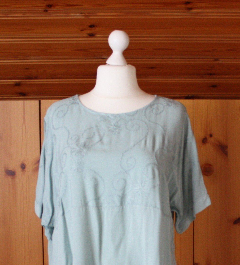 Camicette: Bluse Kurzarm grün Gr. XXL – Usato da Flüelen venduto da Diversicum-Curvy 1