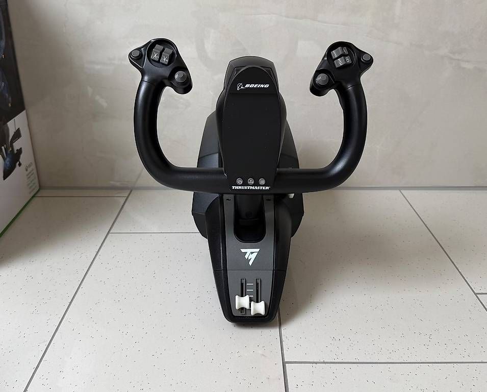 Thrustmaster Controller: Thrustmaster TCA Yoke Pack Boeing Edition – Nuovo (secondo la descrizione) da Muhen venduto da mauyo 1
