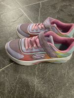 Coole Skechers Kinderschuhe mit Licht, Grösse 33