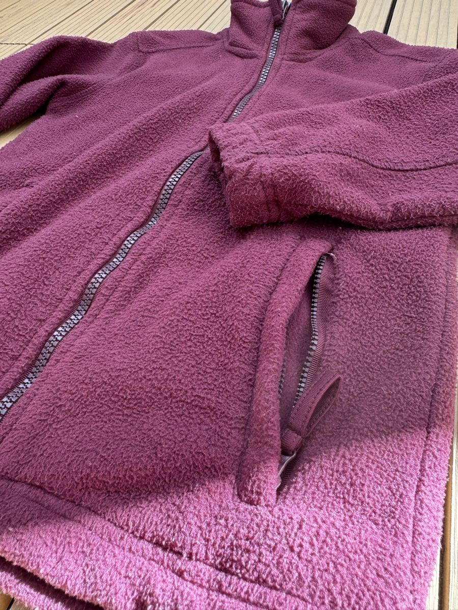Giacche & Cappotti: Fleecejacke Kinder bordeaux, Gr. 8J. – Usato da luzern venduto da plueschmors. 1