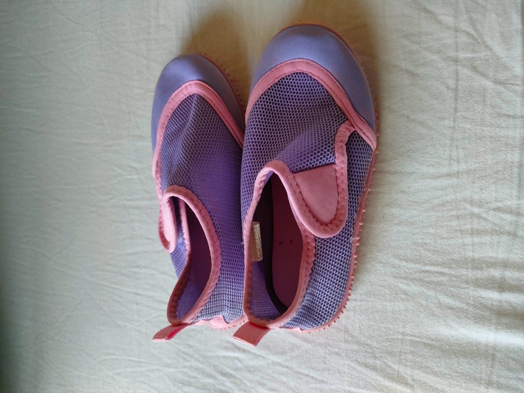 Scarpe per ragazze: Lila Badeschuhe Gr. 26 – Usato da Oberentfelden venduto da Chanko
