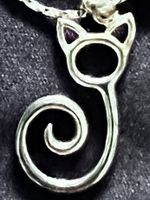 Halskette mit stylisch-modernem Katzenanhänger in Silber NEU